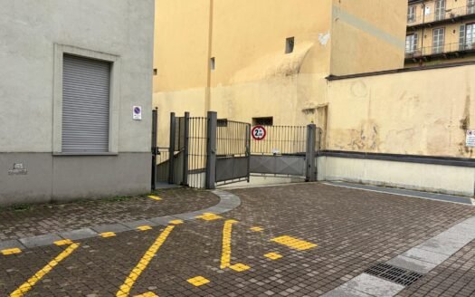 Piazza Carlina – autorimessa vendesi
