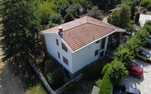 Pino torinese – elegante villa immersa nel verde