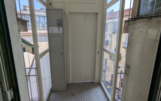 Regio Parco bilocale ultimo piano totalmente ristrutturato