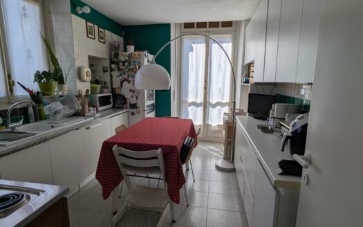 Precollina – Prestigioso appartamento bilivello in Villa Liberty