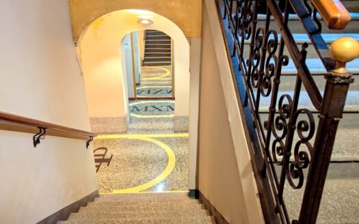 Via Porta Palatina angolo Via Garibaldi – epoca signorile, bilocale piano alto