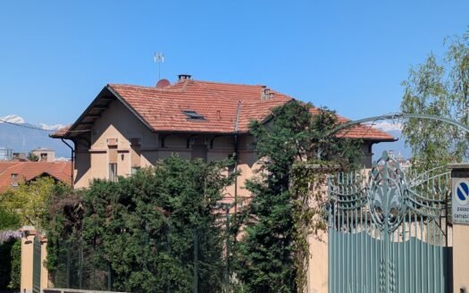 Precollina – Affascinante appartamento in villa Liberty