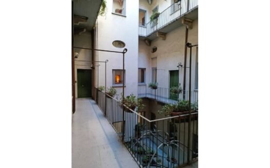 Via Porta Palatina angolo Via Garibaldi – epoca signorile, bilocale piano alto