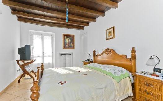 Cascinale d’epoca ristrutturato nel cuore del centro storico di Arignano