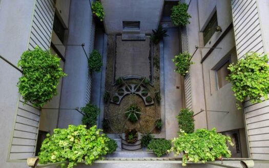 Via Porta Palatina angolo Via Garibaldi – epoca signorile, bilocale piano alto